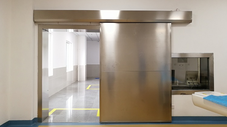 電動(dòng)推拉鉛防護(hù)門(mén)的工作方式